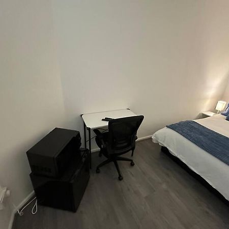 לונדון Small Cozy Private Bedroom Zone1 מראה חיצוני תמונה