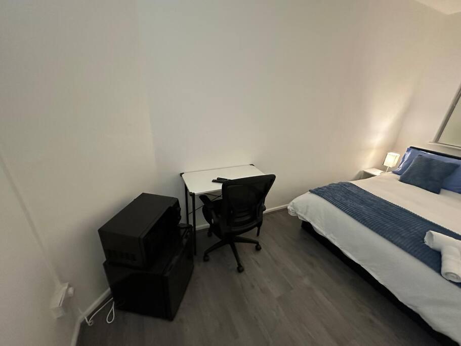 לונדון Small Cozy Private Bedroom Zone1 מראה חיצוני תמונה